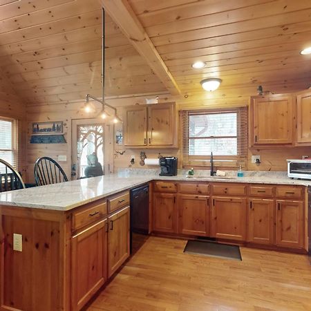 Blue Ridge Bear Bungalow Екстериор снимка