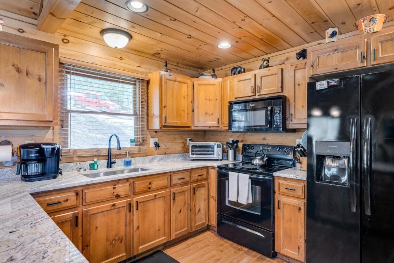 Blue Ridge Bear Bungalow Екстериор снимка