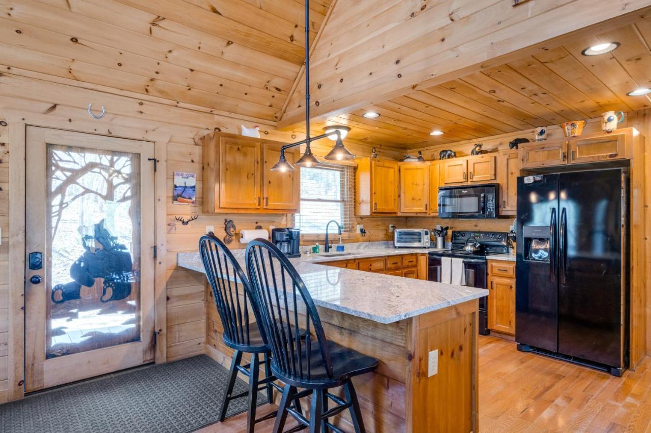Blue Ridge Bear Bungalow Екстериор снимка