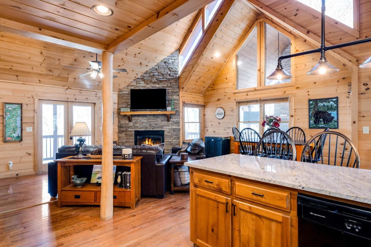Blue Ridge Bear Bungalow Екстериор снимка