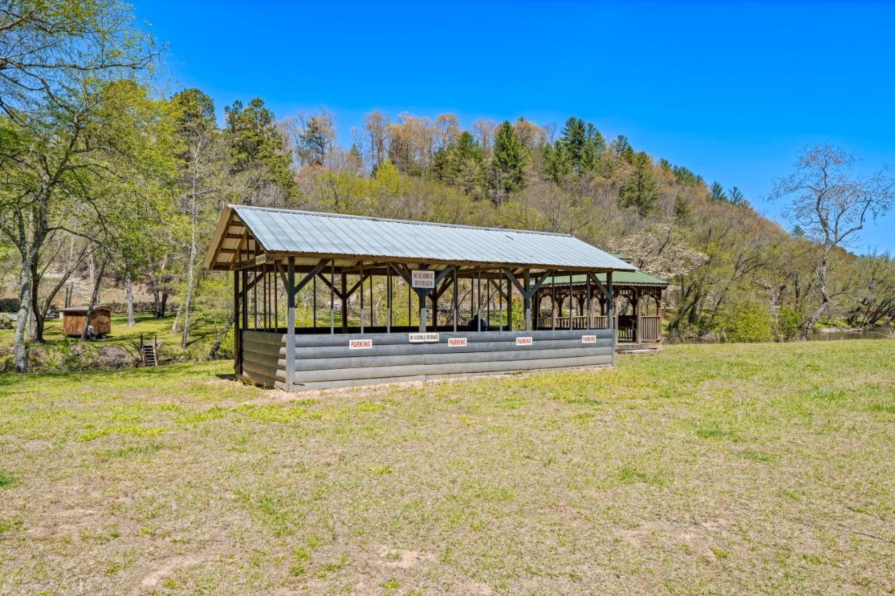 Blue Ridge Bear Bungalow Екстериор снимка