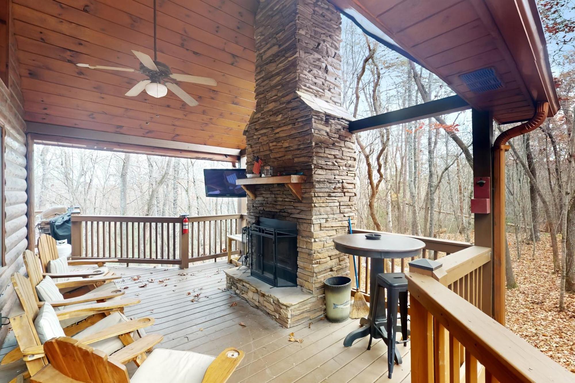 Blue Ridge Bear Bungalow Екстериор снимка